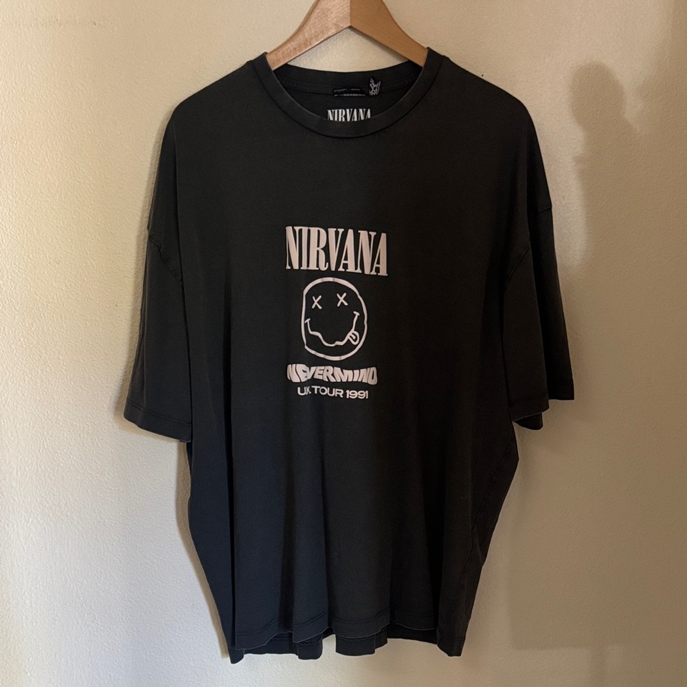 NWOT Asos Men’s Nirvana U.K. Tour Band Tee
